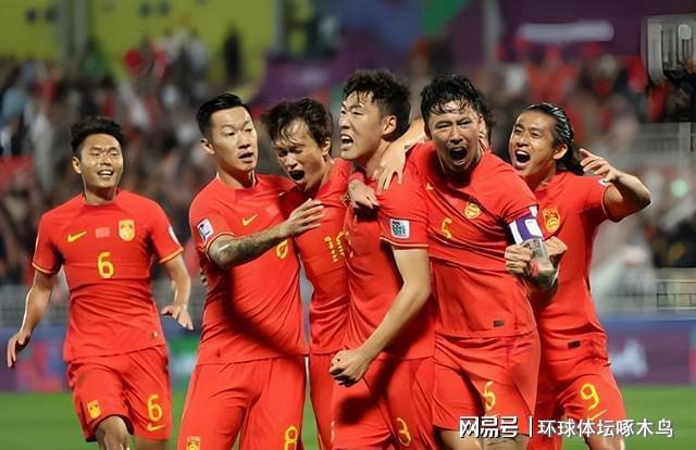 牛逼！拿到了！尼克斯总冠军！27投砸出45分！文班亚马垫脚布伦森...